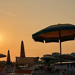 Cozy Near The Sea With Balcony Apartman