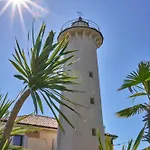 Cozy Near The Sea With Balcony Бібіоне