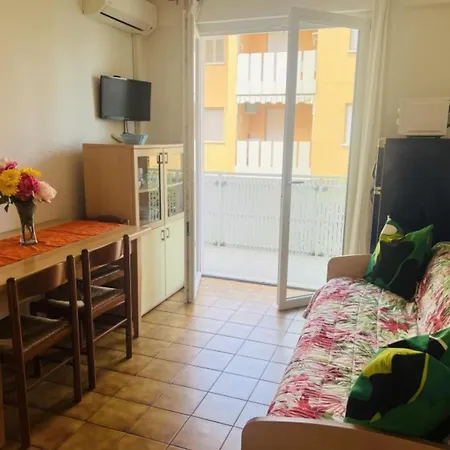 Cozy Near The Sea With Balcony Bibione