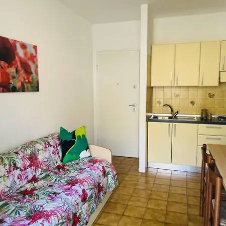 Cozy Near The Sea With Balcony *