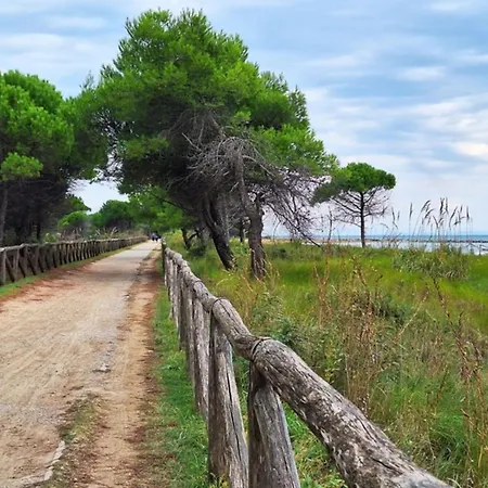 Cozy Near The Sea With Balcony Apartment Bibione